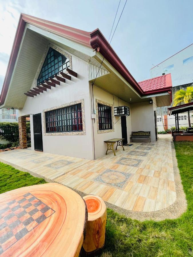 Villa Resthouse Fully Airconditioned W/ Private Parking à Tuguegarao Extérieur photo