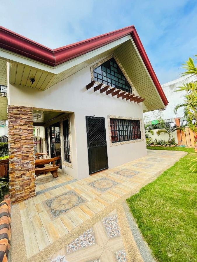 Villa Resthouse Fully Airconditioned W/ Private Parking à Tuguegarao Extérieur photo