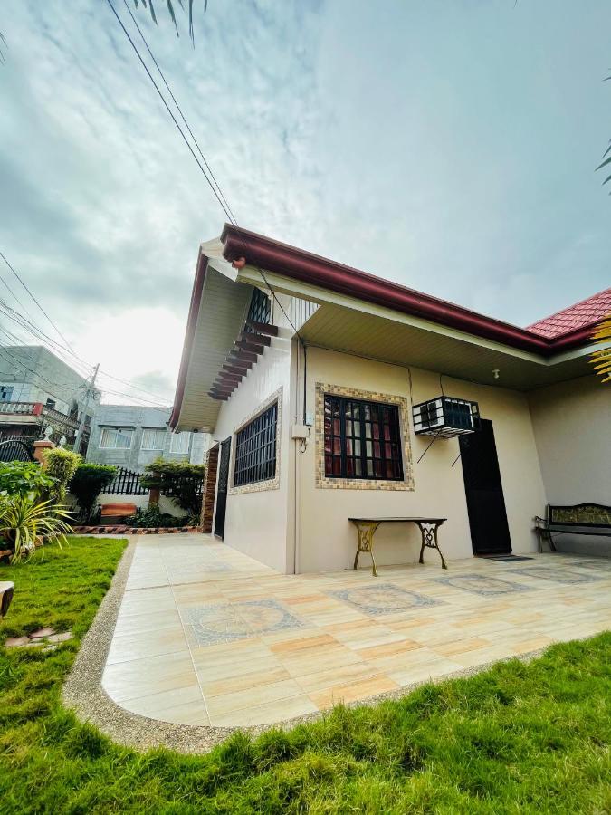 Villa Resthouse Fully Airconditioned W/ Private Parking à Tuguegarao Extérieur photo